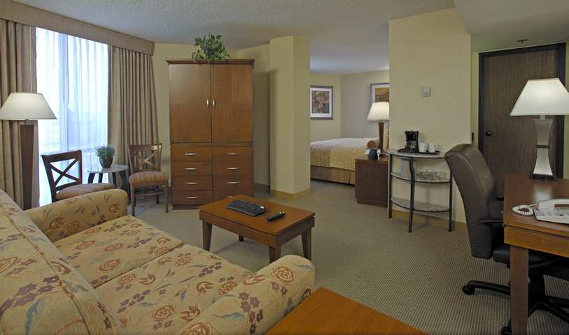 Hilton Arlington Hotel Room photo