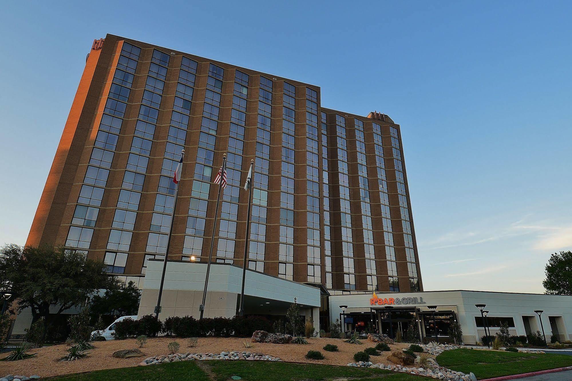 Hilton Arlington Hotel Exterior photo